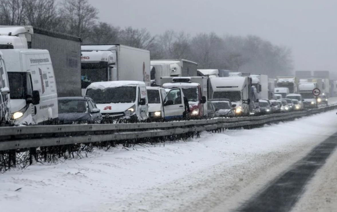 Через негоду на трасі Одеса-Рені обмежать рух транспорту