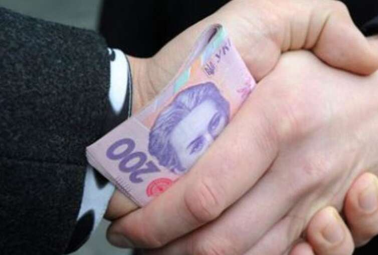 Мільйонні збитки на теплі посадовиця Шевченківської РДА піде під суд за розтрату 1,5 мільйона гривень