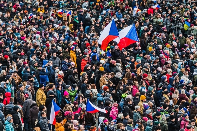 Скандал у Чехії: на підтримку президента пройшли масові акції протесту