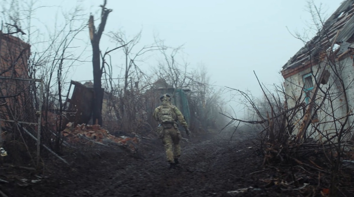 U2 презентували фільм на пісню Yours Eternally з бійцями Хартії